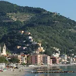 Bristol Отель 3*