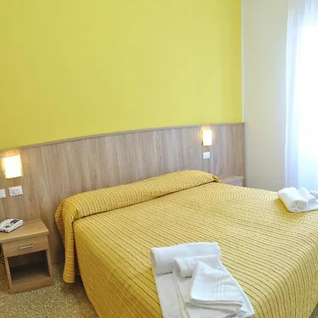 ホテル Bristol 3*