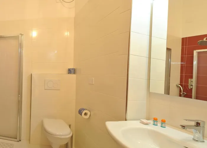 Bristol 3* לאיגואליה